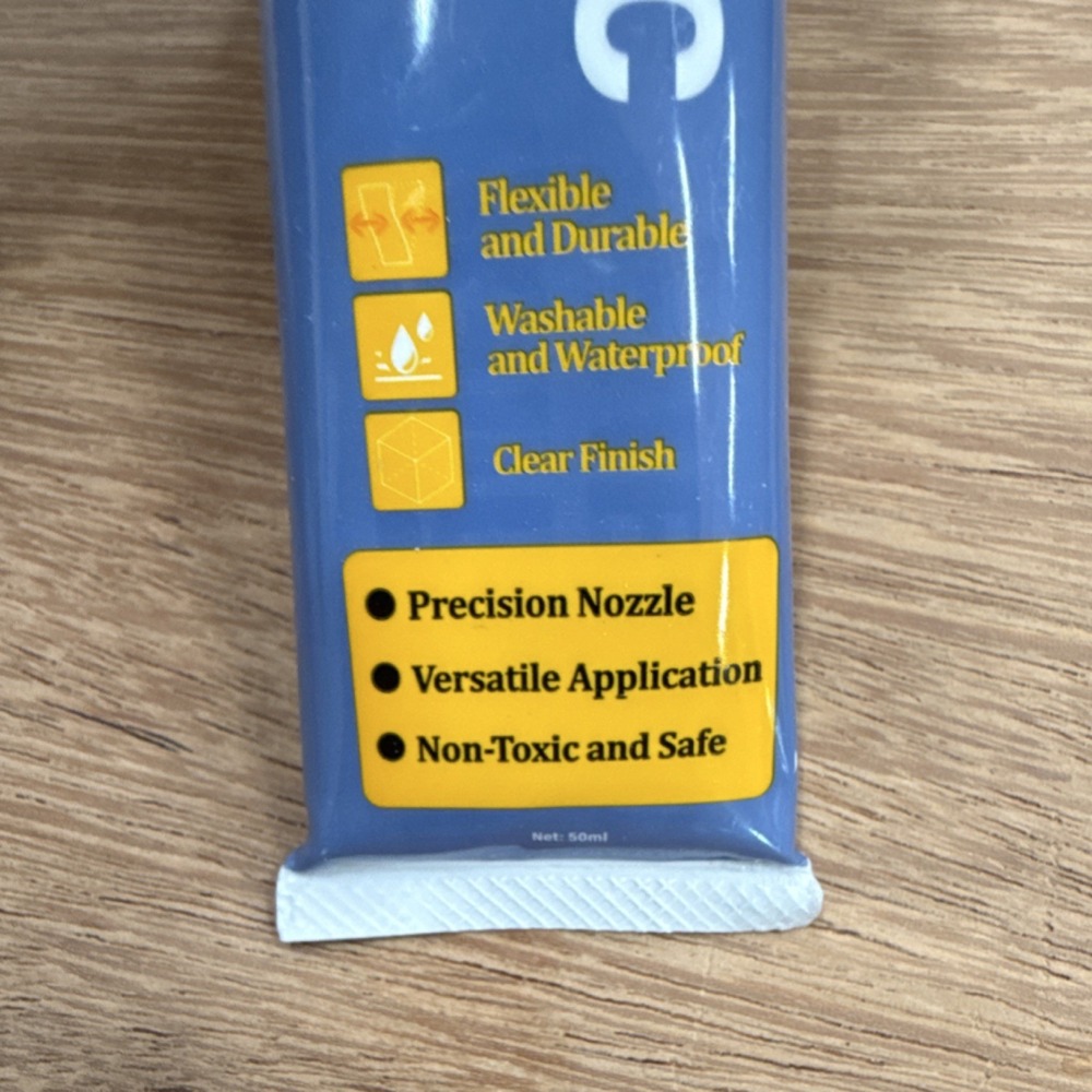GleamGlee Fabric Glue 50ml Clear Finish Flexible Durable Washable Waterproof - Picture 4 of 5